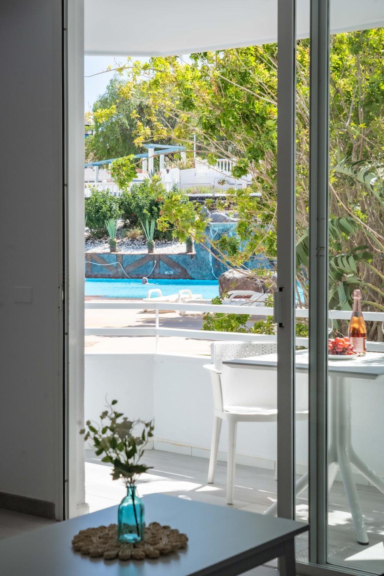 Retreat Oasis Studio Apartment サンミゲル・デ・アボナ エクステリア 写真